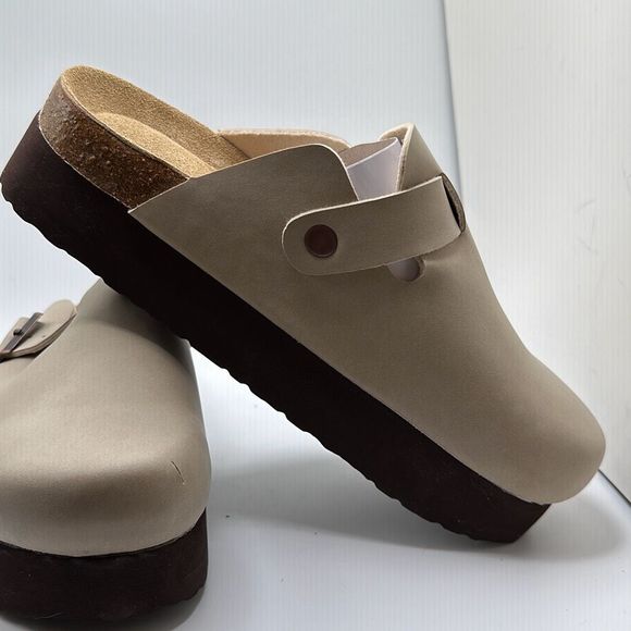 CUSHIONAIRE Women's Cork Footbed Platform Clog 10 SAND - Picture 6 of 8